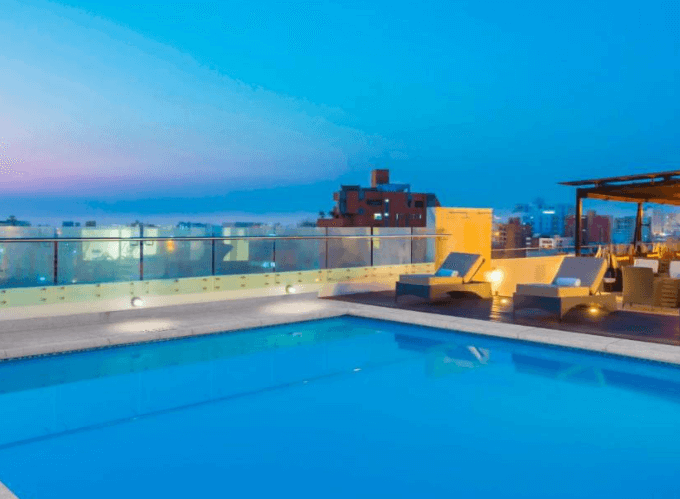 Hotel Four Points by Sheraton - Rooftop Pool